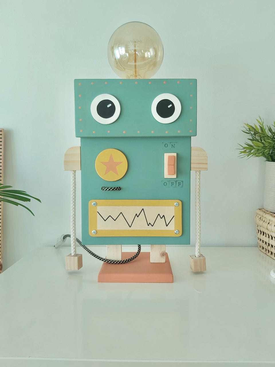 Candeeiro de mesa Robot Verde Selvagem - Robot table lamp Wild Green