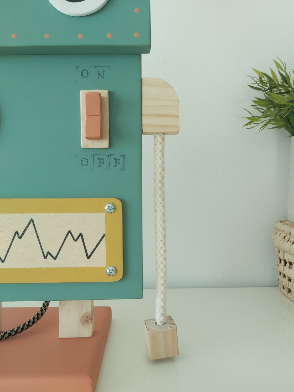 Candeeiro de mesa Robot Verde Selvagem - Robot table lamp Wild Green