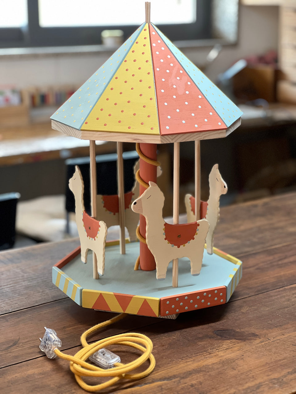 Candeeiro Carrossel Lama - Carousel Lamp Lama