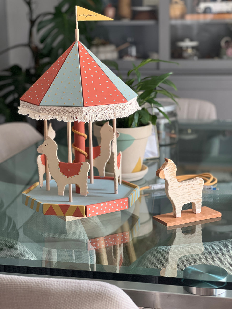 Candeeiro Carrossel Lama - Carousel Lamp Lama