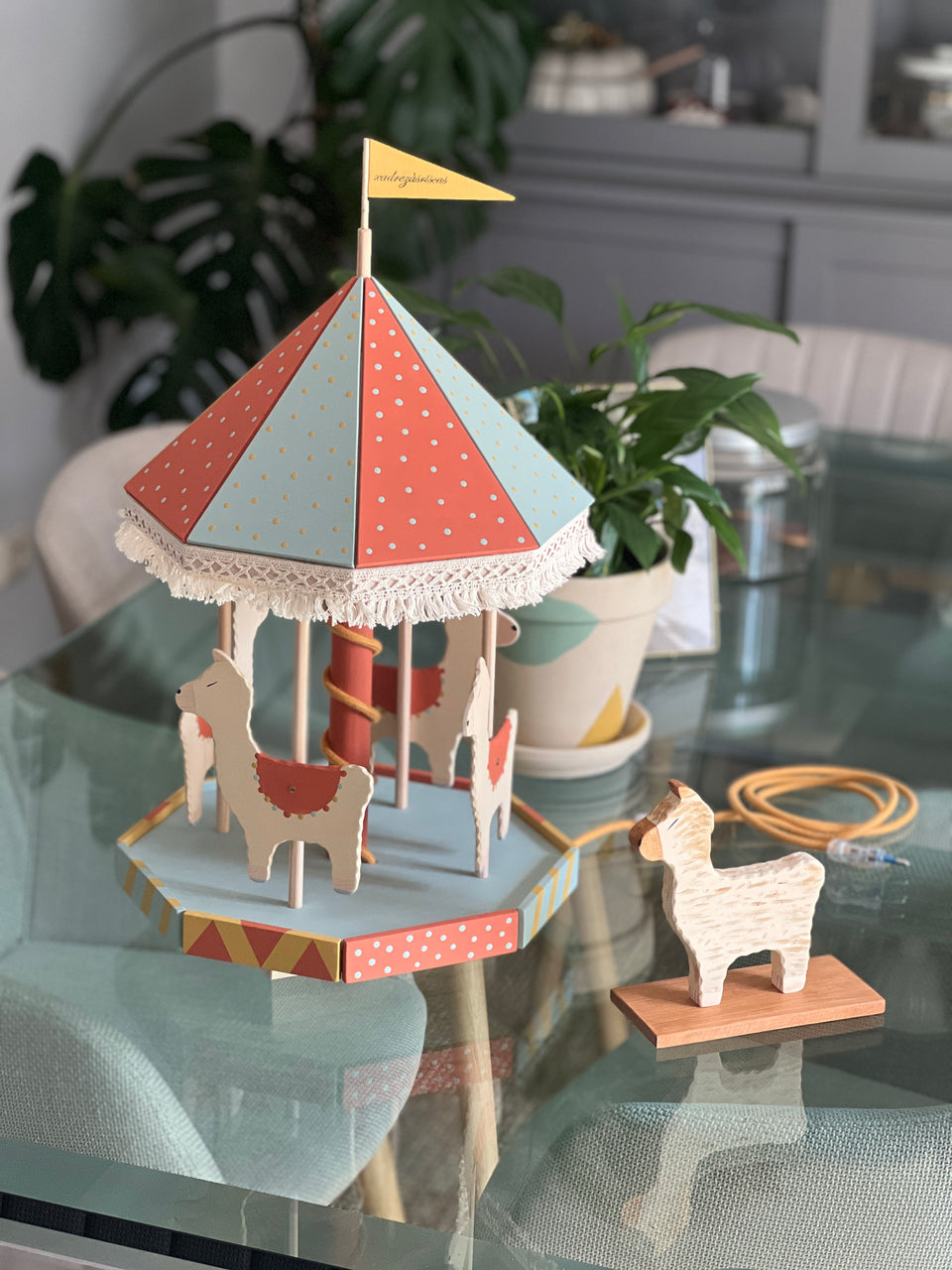 Candeeiro Carrossel Lama - Carousel Lamp Lama