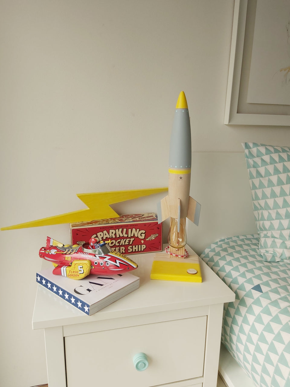 Candeeiro Foguetão de Mesa Amarelo - Yellow Rocket Table Lamp