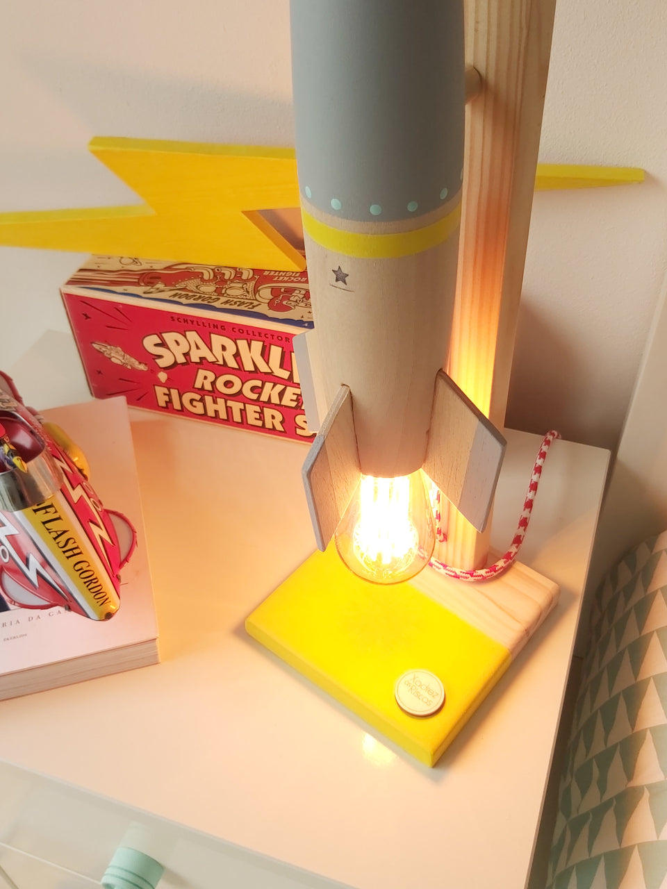 Candeeiro Foguetão de Mesa Amarelo - Yellow Rocket Table Lamp