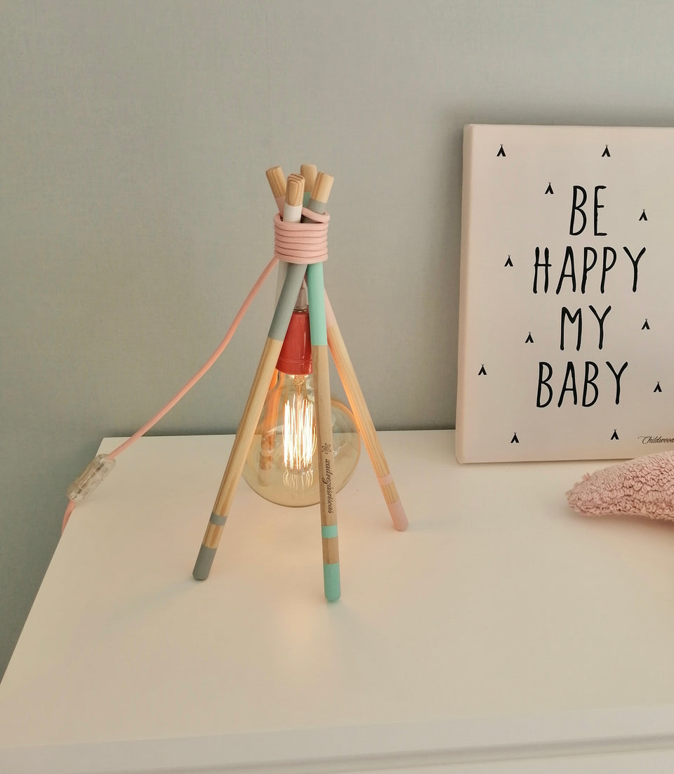 Candeeiro Tenda Teepee de mesa Tutti Rosa - Tenda Teepee Table Lamp Tutti Pink