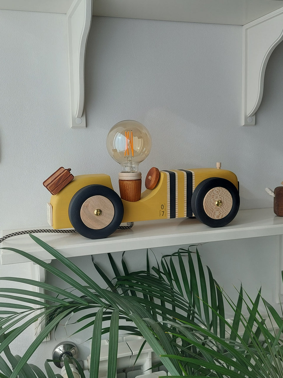 Candeeiro Carro de mesa Mostarda - Car table lamp Mustard