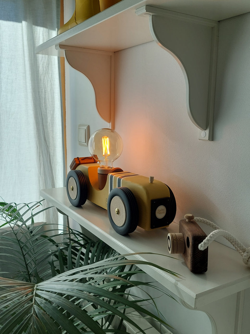 Candeeiro Carro de mesa Mostarda - Car table lamp Mustard